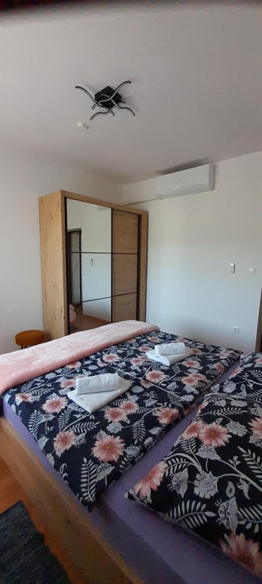 Apartment Tariba Supetarska Draga Eksteriør bilde